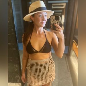 Meet your Posher, Cassandra